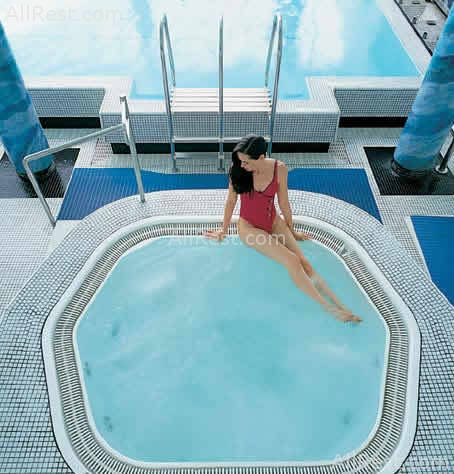 Amathus Beach Hotel 40